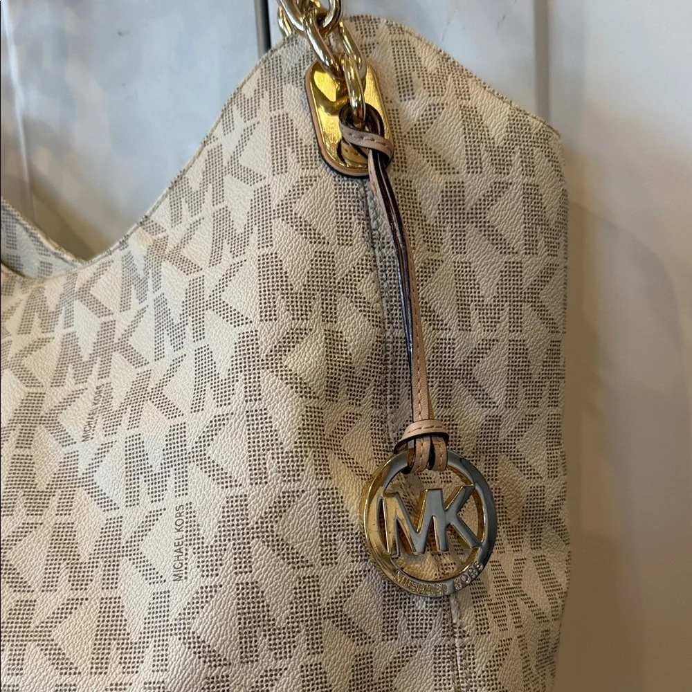 Michael Kors stylish michael